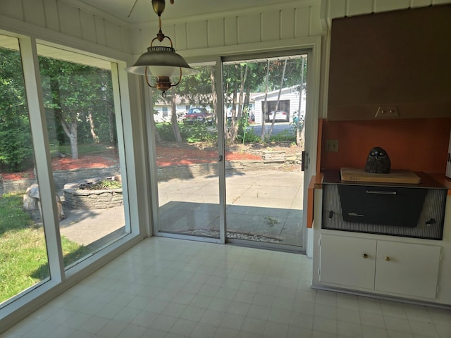 1115 W Maumee St, Adrian, MI 49221 - view of unfurnished dining area