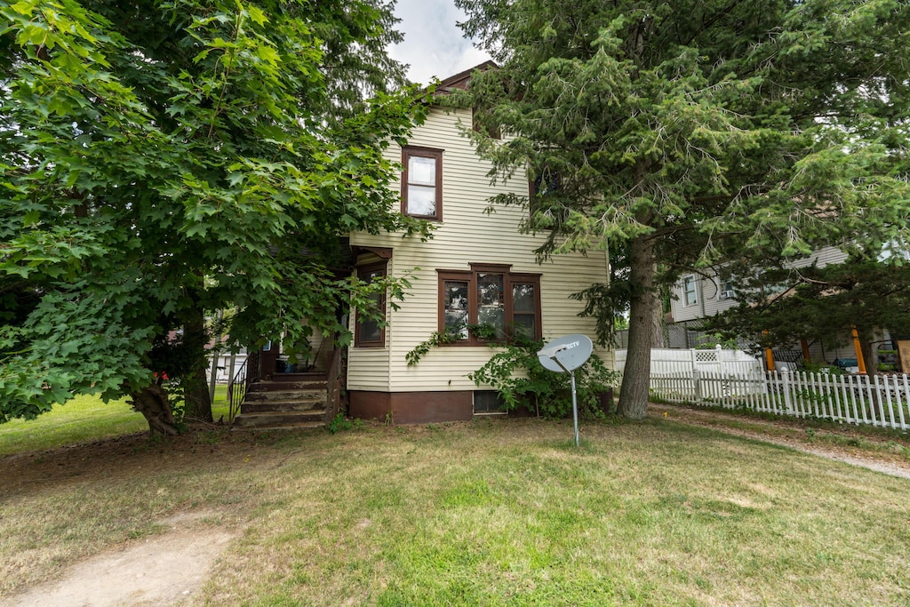 203 E Delaware St, Decatur, MI 49045 - photo 1