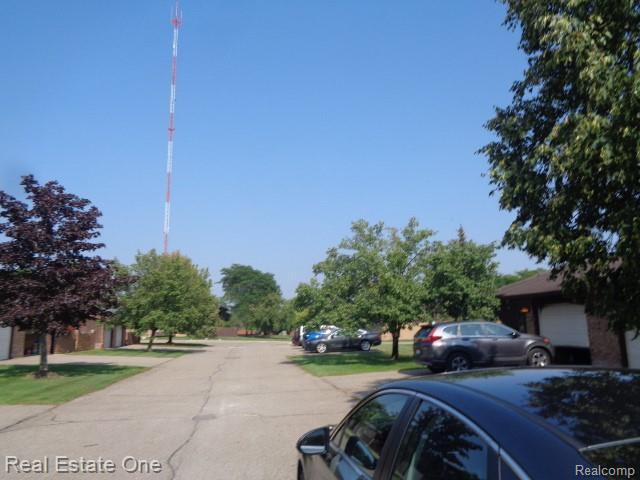 26537 Summerdale Dr, Southfield, MI 48033 - view of asphalt road