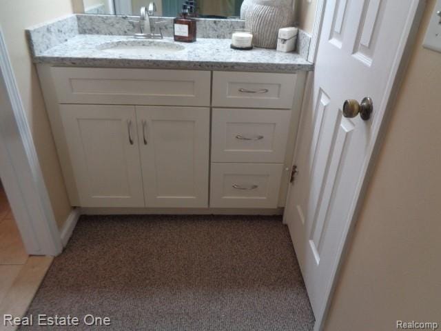 26537 Summerdale Dr, Southfield, MI 48033 - bathroom featuring vanity