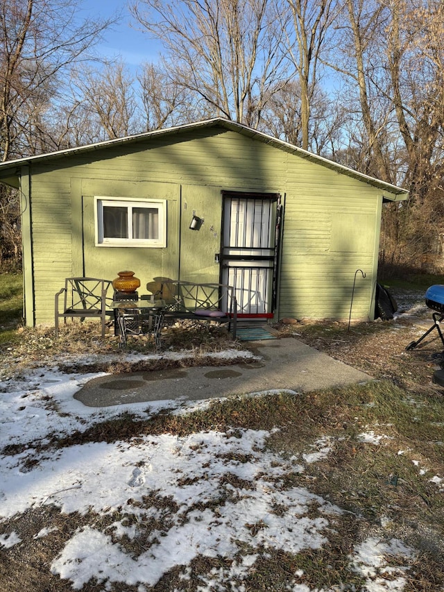 1069 E Main St, Benton Harbor, MI 49022 - view of snow covered structure