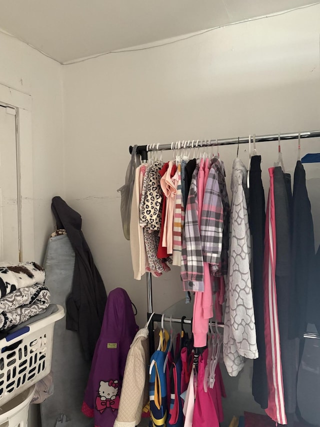 1069 E Main St, Benton Harbor, MI 49022 - view of closet