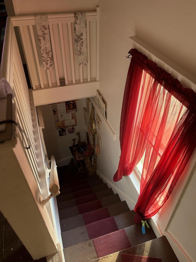 1069 E Main St, Benton Harbor, MI 49022 - stairs featuring baseboards
