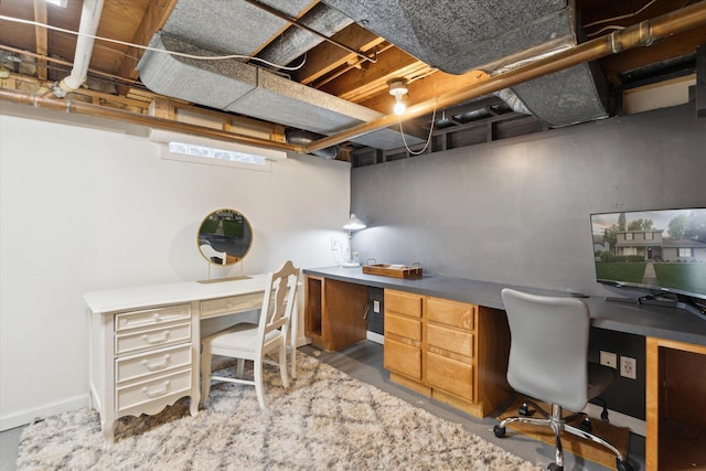 539 Old Bridge Rd, Grand Blanc, MI 48439 - office featuring built in desk