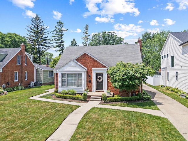 2213 N Wilson Ave, Royal Oak, MI 48073 - bungalow-style house featuring brick siding and a front yard