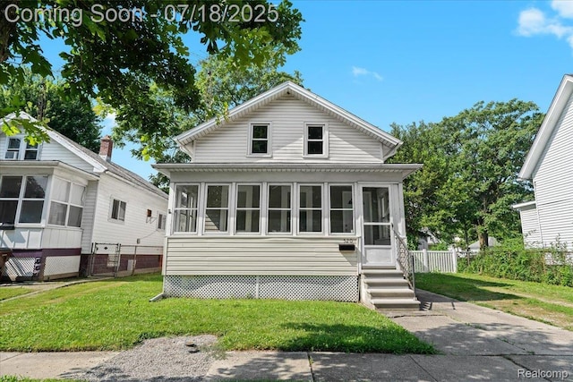 520 E 2nd St, Monroe, MI 48161 - photo 1