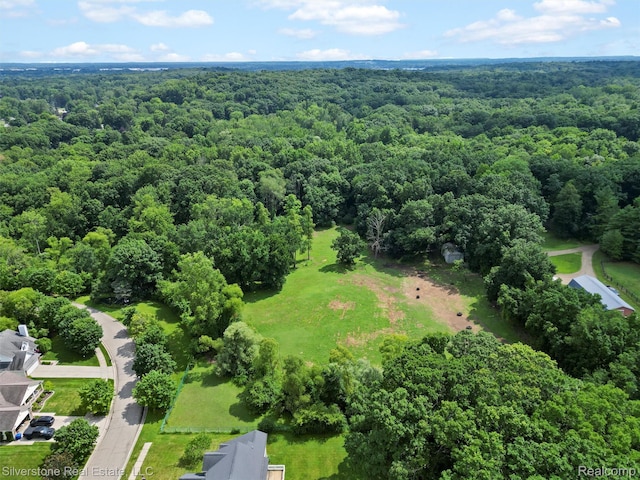 000 W Pointe Dr, Waterford, MI 48329