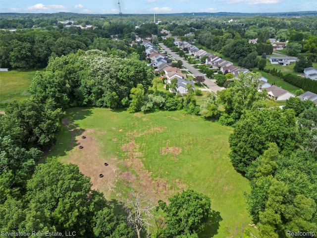 000 W Pointe Dr, Waterford, MI 48329
