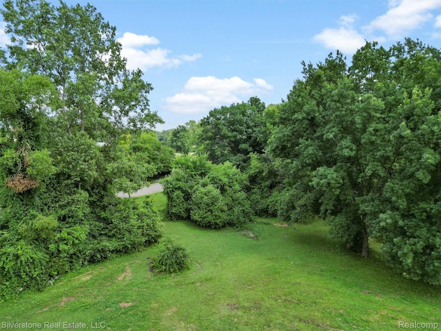 000 W Pointe Dr, Waterford, MI 48329