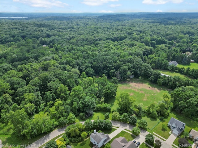000 W Pointe Dr, Waterford, MI 48329