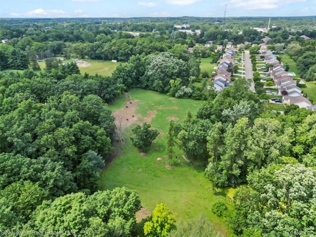 000 W Pointe Dr, Waterford, MI 48329