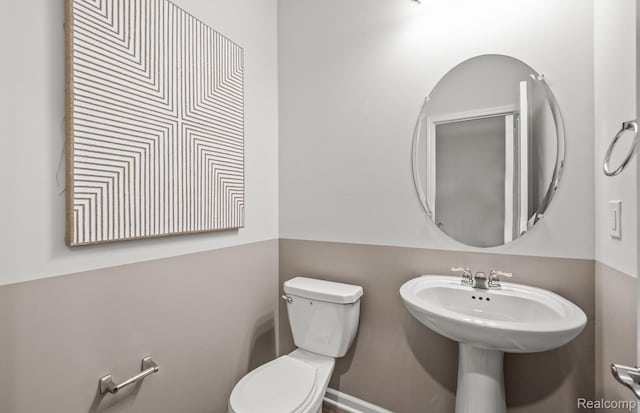 4066 Nottingham Cir, Clarkston, MI 48346 - bathroom with toilet