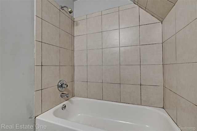 1425 Lincoln Ave, Flint, MI 48507 - full bathroom with tub / shower combination