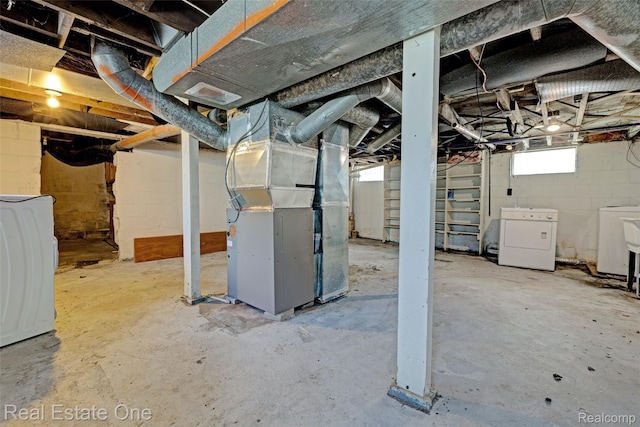 1425 Lincoln Ave, Flint, MI 48507 - basement featuring heating unit