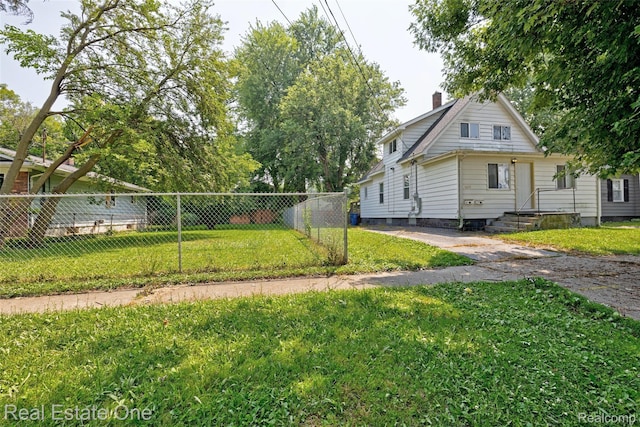 1425 Lincoln Ave, Flint, MI 48507 - view of yard featuring entry steps