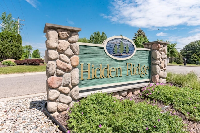 13339 Whispering Pines Ct, Linden, MI 48451 - view of community sign