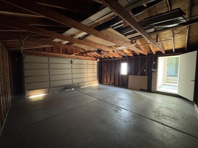 3033 Williams St, Inkster, MI 48141 - view of garage
