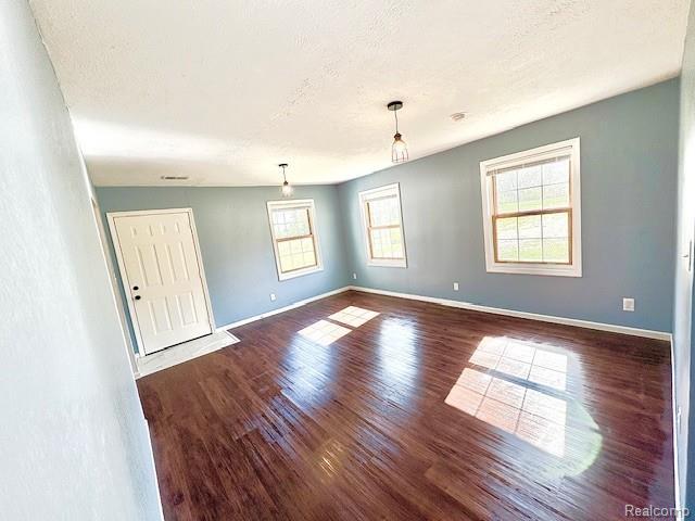 2095 M 140, Benton Harbor, MI 49022 - photo 23