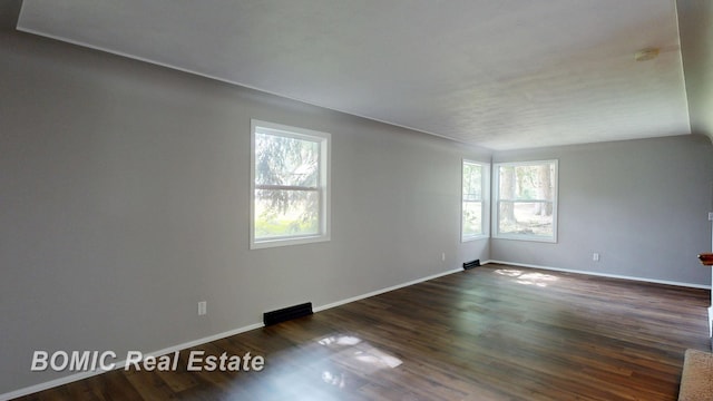 531 W Vienna St, Clio, MI 48420 - photo 6