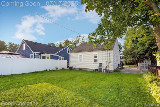 2404 Rowland Ave, Royal Oak, MI 48067 - back of property