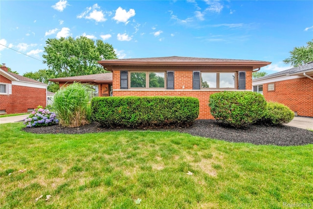 31424 Marilyn Dr, Warren, MI 48093 - photo 2
