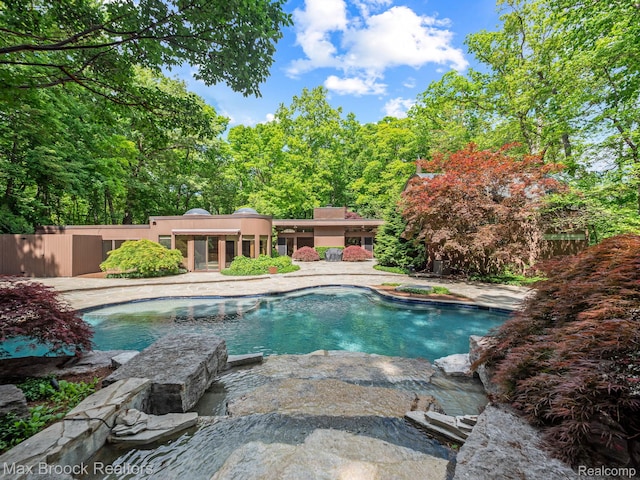 5130 Deep Wood Rd, Bloomfield Hills, MI 48302 - photo 1