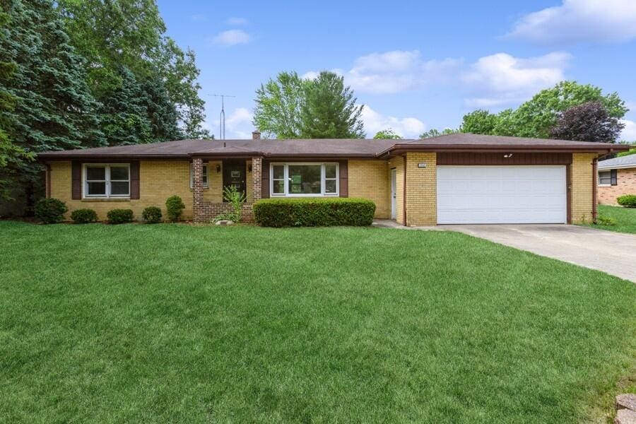 1732 Nash Dr, Saint Joseph, MI 49085 - photo 1