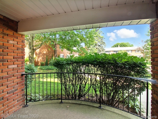 1711 Huntingwood Ln, Bloomfield Hills, MI 48304 - view of balcony