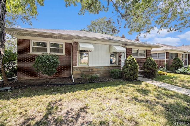 3411 Syckelmoore St, Trenton, MI 48183 - photo 4