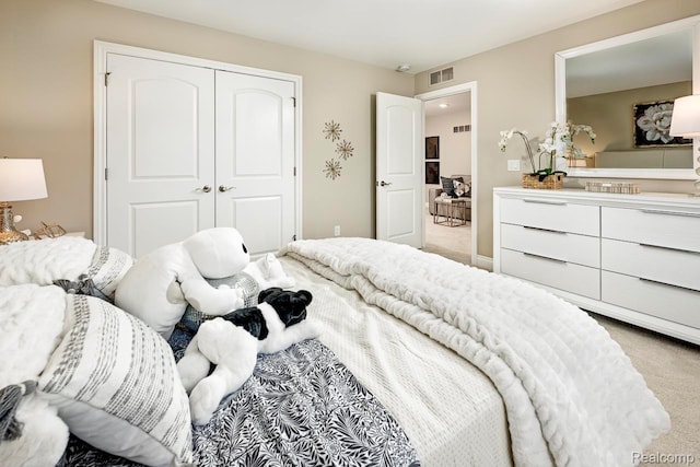 809 Cortland Ln, Troy, MI 48085 - carpeted bedroom featuring a closet