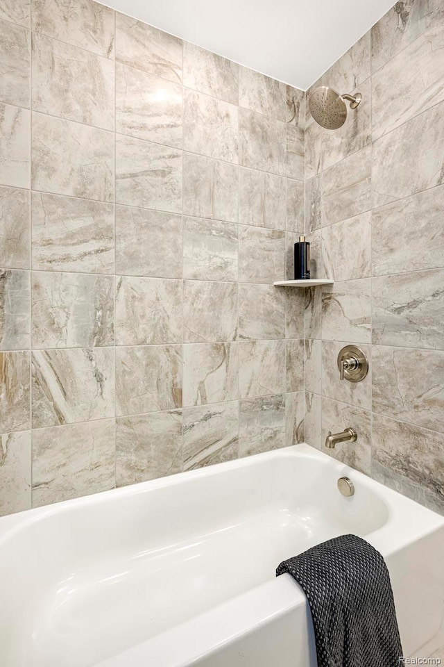 809 Cortland Ln, Troy, MI 48085 - bathroom featuring shower / bathtub combination