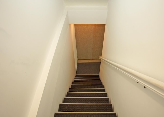 8440 Irish Mist, Onsted, MI 49265 - view of stairway