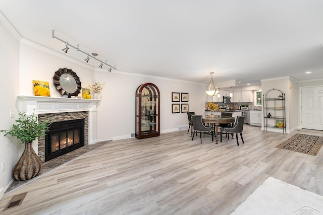 8957 Oak Meadow Dr, Saginaw, MI 48609 - photo 5