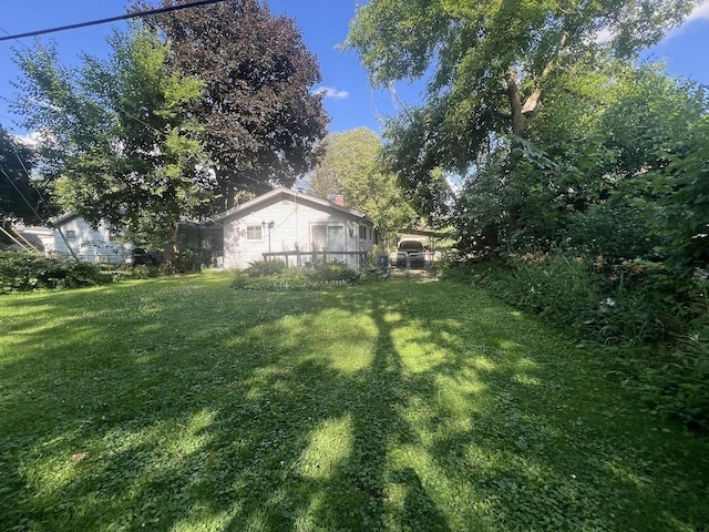 4518 Huckleberry Ln, Flint, MI 48507 - view of yard