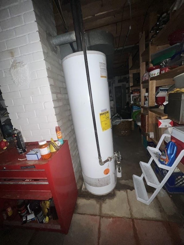 4518 Huckleberry Ln, Flint, MI 48507 - utility room featuring water heater