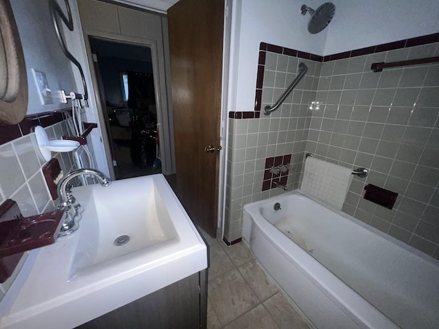 4518 Huckleberry Ln, Flint, MI 48507 - bathroom featuring tub / shower combination and vanity