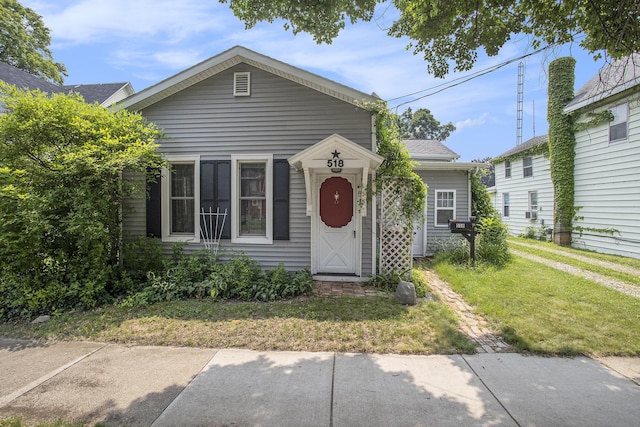 518 E Michigan Ave, Marshall, MI 49068 - photo 1