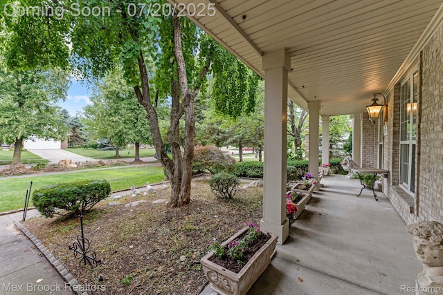 2915 Greenbrooke Ln, West Bloomfield, MI 48324 - photo 4