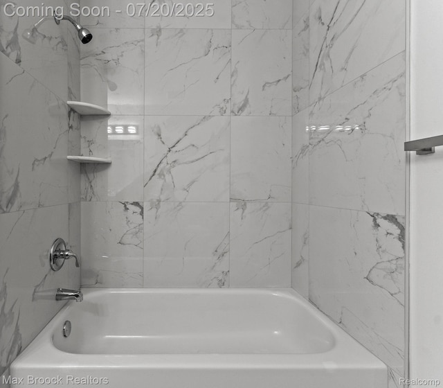 2915 Greenbrooke Ln, West Bloomfield, MI 48324 - photo 29