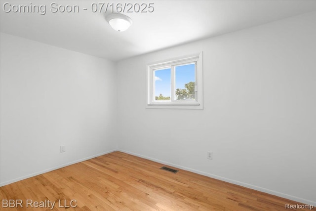22046 Nelson St, Woodhaven, MI 48183 - photo 18