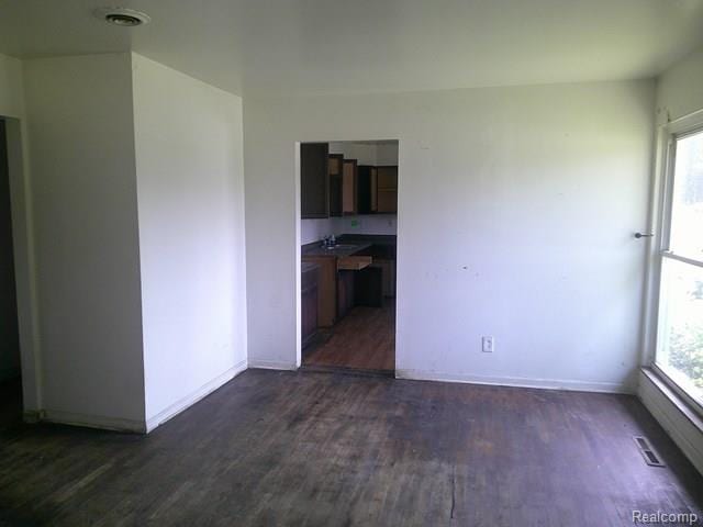 3009 Plainfield Ave, Flint, MI 48506 - photo 4