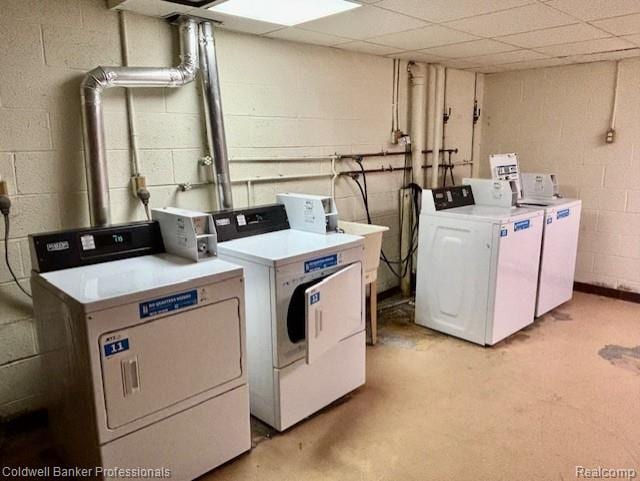 2120 Pauline Blvd Unit 305, Ann Arbor, MI 48103 - shared laundry with washer and clothes dryer and concrete block wall