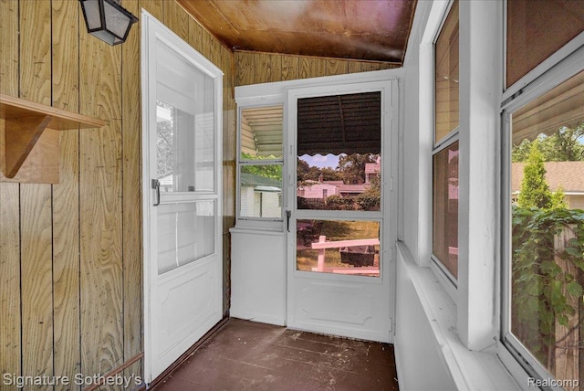 1221 E 13 Mile Rd, Royal Oak, MI 48073 - unfurnished sunroom featuring lofted ceiling