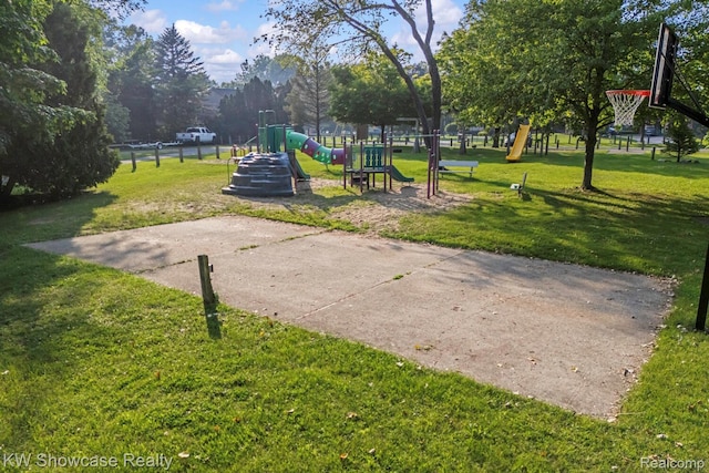 1830 Majon, Highland, MI 48356 - community play area with a lawn