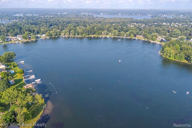 1830 Majon, Highland, MI 48356 - aerial view of property and surrounding area featuring a large body of water