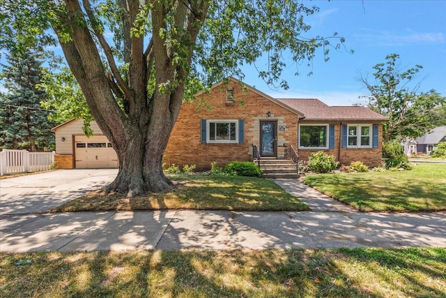 678 Pine Ave, Holland, MI 49423 - photo 2