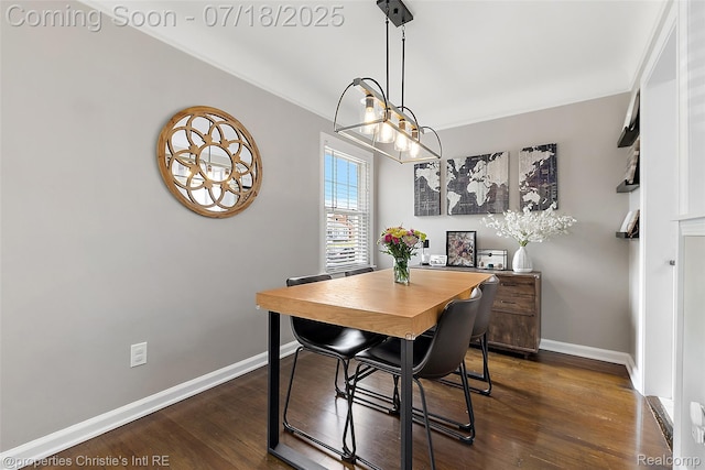 1816 Roslyn Rd, Grosse Pointe Woods, MI 48236 - dining area featuring dark wood-style floors and a chandelier
