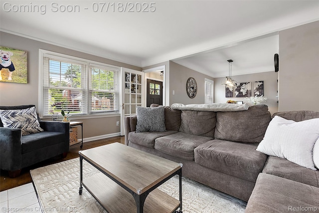 1816 Roslyn Rd, Grosse Pointe Woods, MI 48236 - living room with baseboards