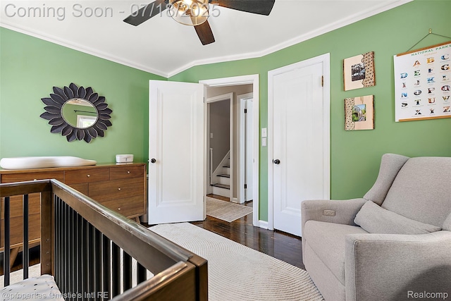 1816 Roslyn Rd, Grosse Pointe Woods, MI 48236 - bedroom with wood finished floors, crown molding, and a ceiling fan