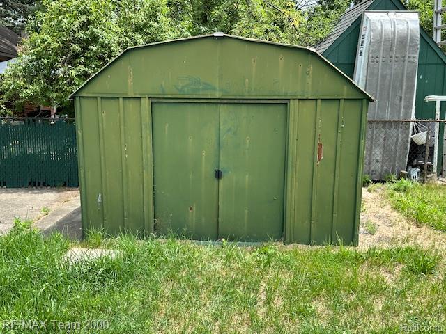 214 E Hazelhurst St, Ferndale, MI 48220 - view of shed